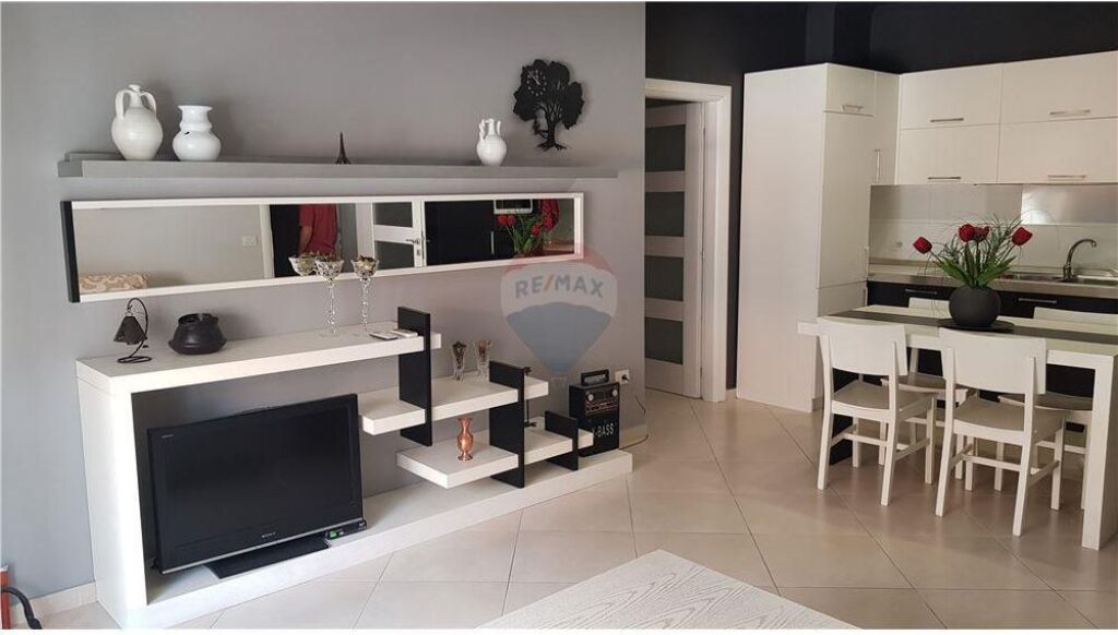 Apartament - Për Qira - Rruga Hamdi Sina, Tiranë