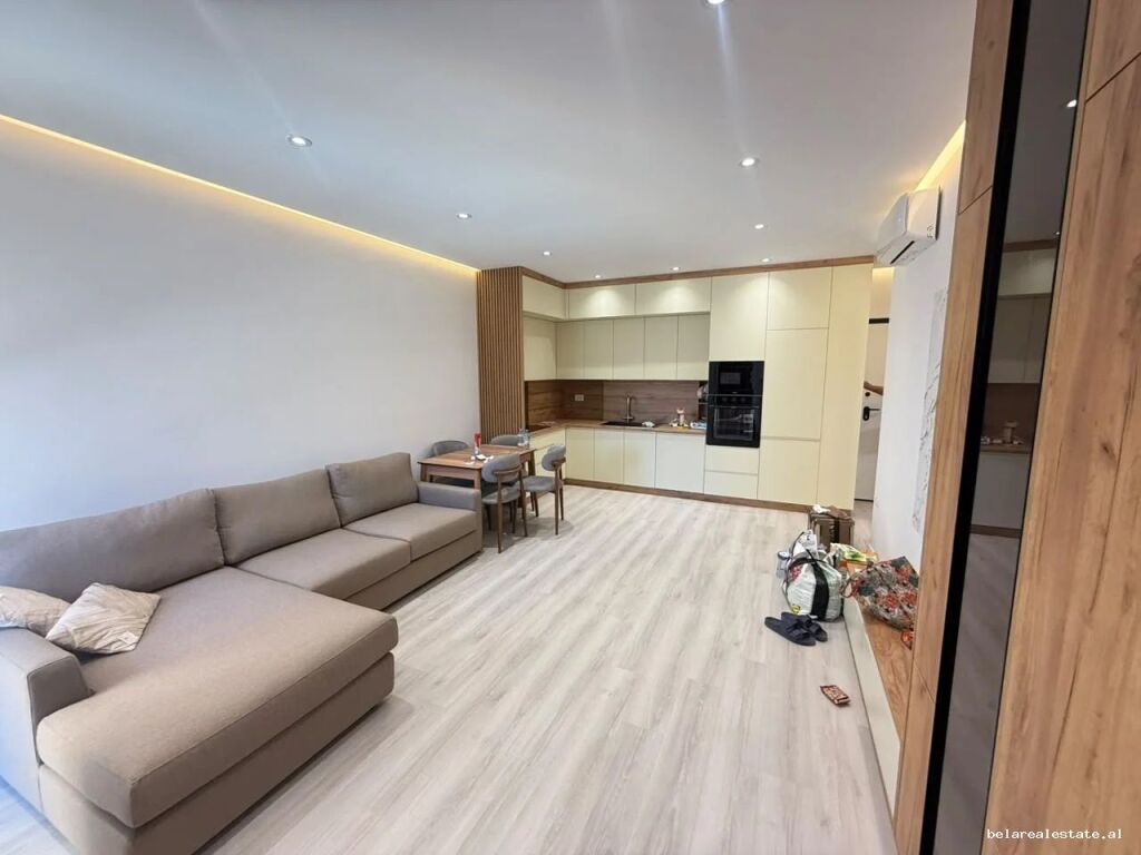 Apartament me qera 1+1 tek Zogu i Zi (ID B2101803) Tirane