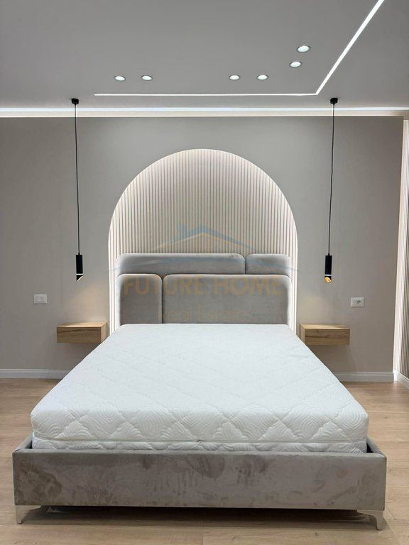 Shitet, Apartament 2+1+2, Unaza Re