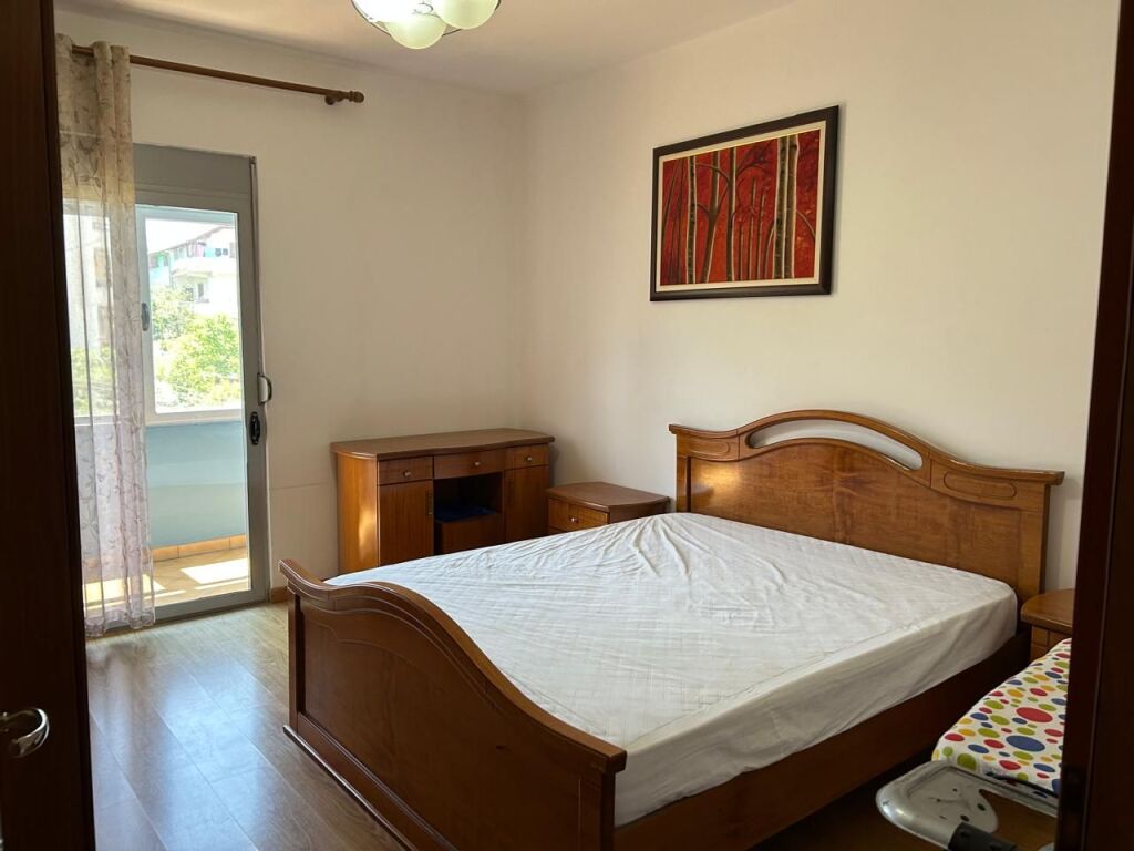 Qera | Apartament 2 + 1 | Rruga Shahin Toçi | 600 €/muaj