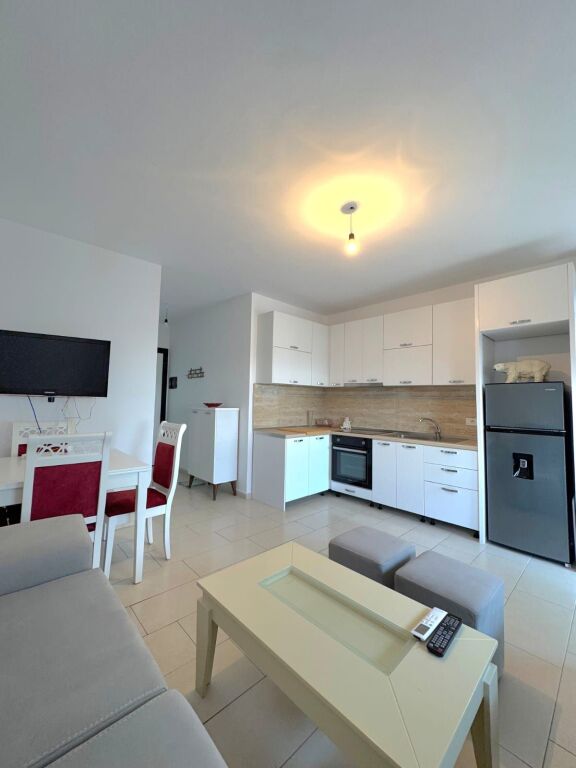 🌊 APARTAMENT MODERN ME QERA DITORE – PLAZH, DURRËS | PRANË HOTEL PALACE &amp; ROYAL G