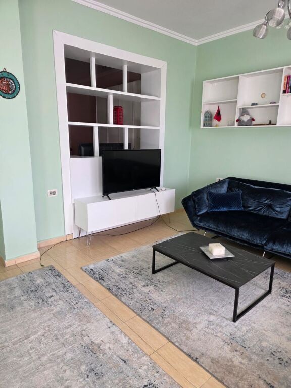 Jepet me Qera Apartament 2+1 – Ish Tregu Elektrik Tiranë
