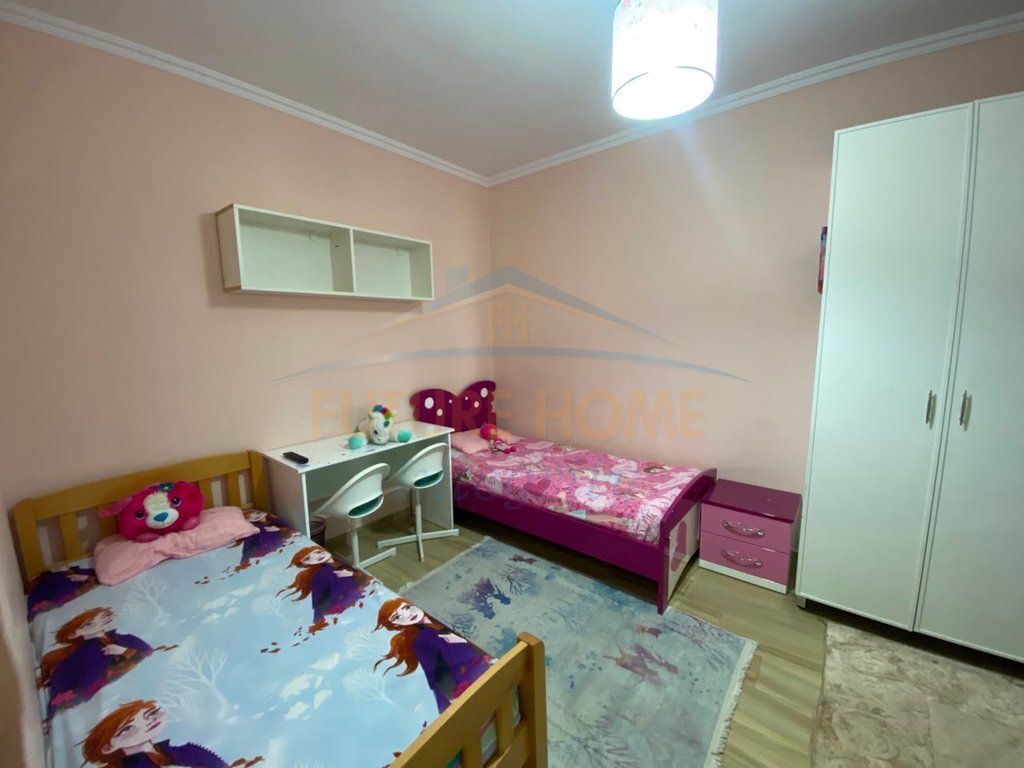 Qera, Apartament 2+1, Ish  Tregu Elektrik, Tiranë.