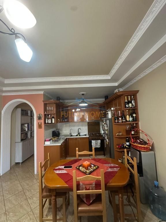 In vendita, Appartamento 3+1+2+Veranda, Ali Dem, vicino al complesso Mangalem