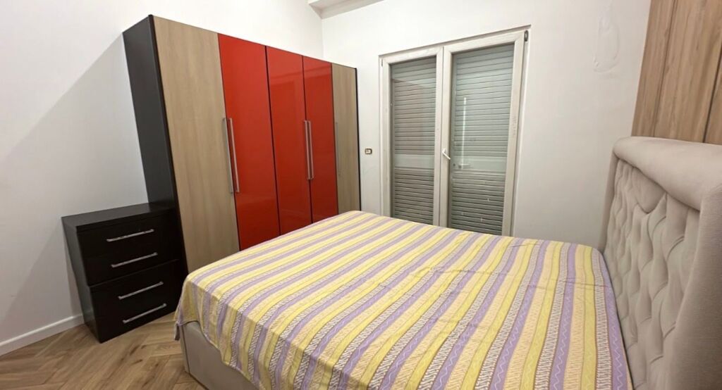Jepet me qira apartament 1+1 në Ali Dem!