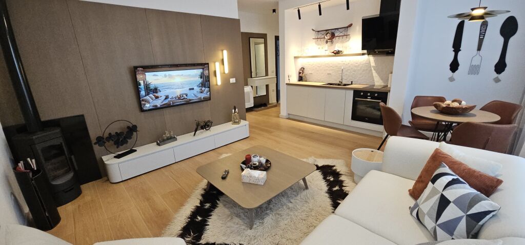 Shitet apartament Elitar 1+1 në Tushemisht, Pogradec