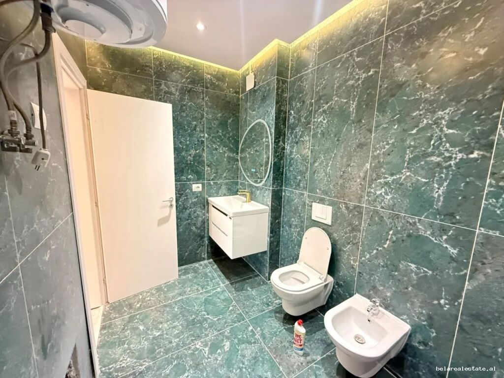 Apartament me qera 2+1+2 tek Zogu i Zi (ID B2201987) Tirane