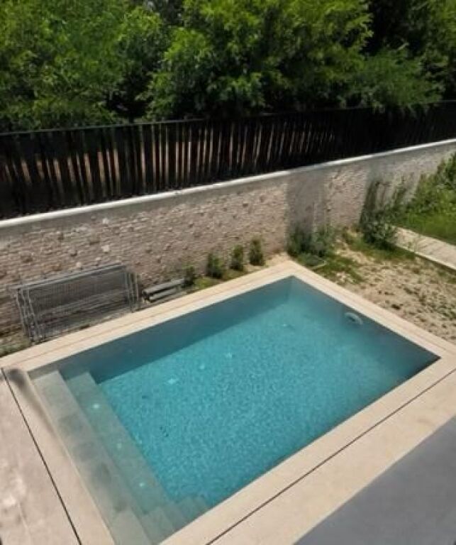 🏡✨ Vilë Luksoze me Pishinë me Qira – Collina Verde Residence