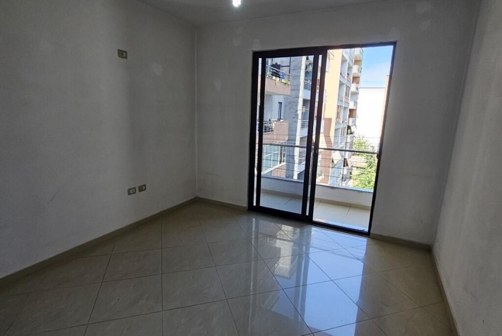 Ne Astir Shitet Apartament 2+1+2 Me Planimetri Perfekte