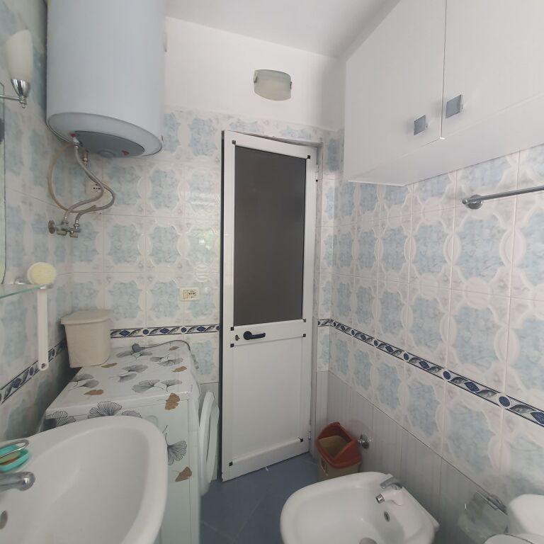 Rent | Garsoniere | Qender | 400 €/month