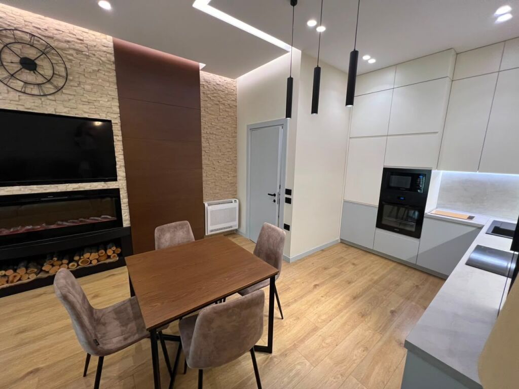 Apartament per qira 1+1 tek 21 Dhjetori Kompleksi Square 21