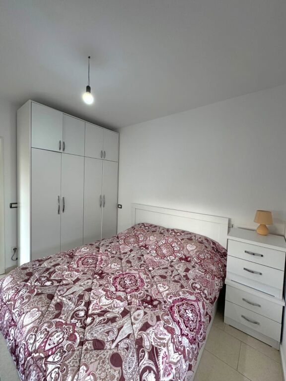 🌊 APARTAMENT MODERN ME QERA DITORE – PLAZH, DURRËS | PRANË HOTEL PALACE &amp; ROYAL G