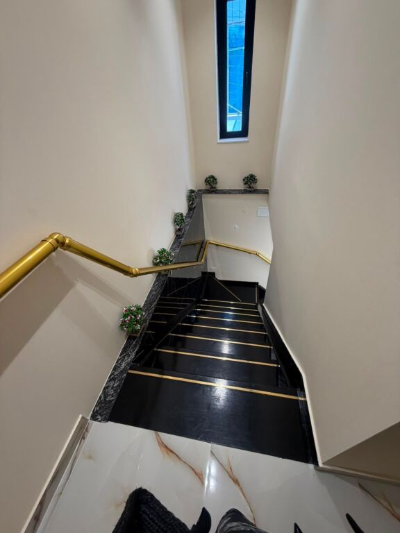 Affitto | Dupleks 2 + 1 | Rruga e Elbasanit | 800 €/mese