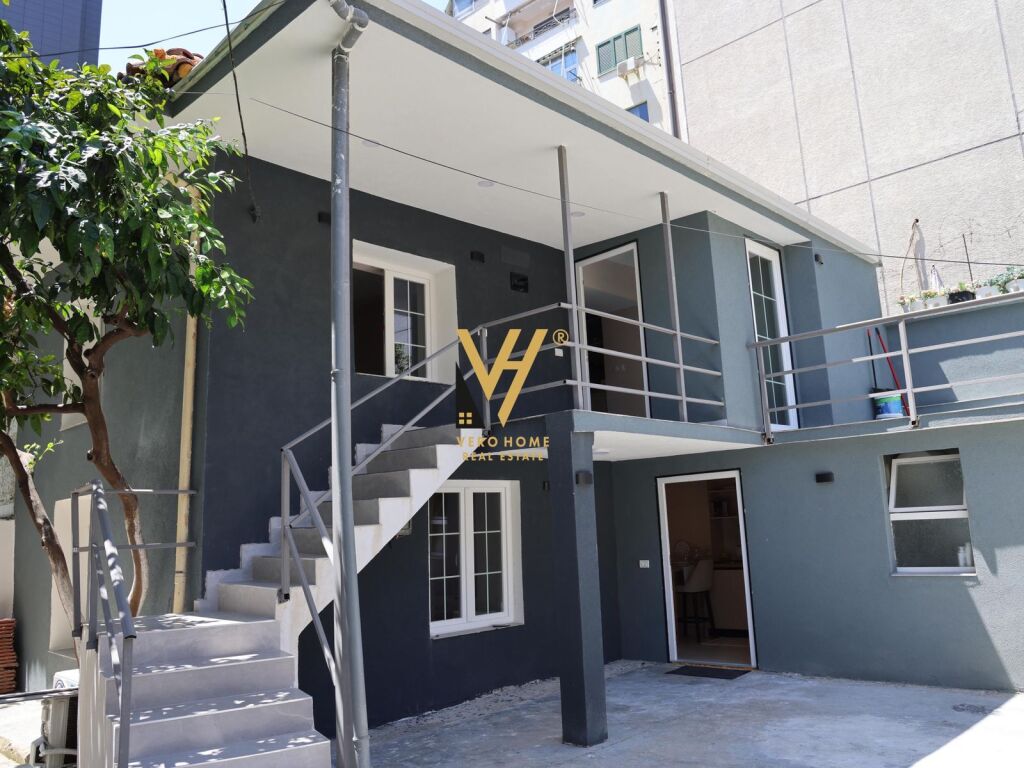 SI AFFITTA CASA PRIVATA SU 2 PIANI IN CENTRO 1.300 EURO