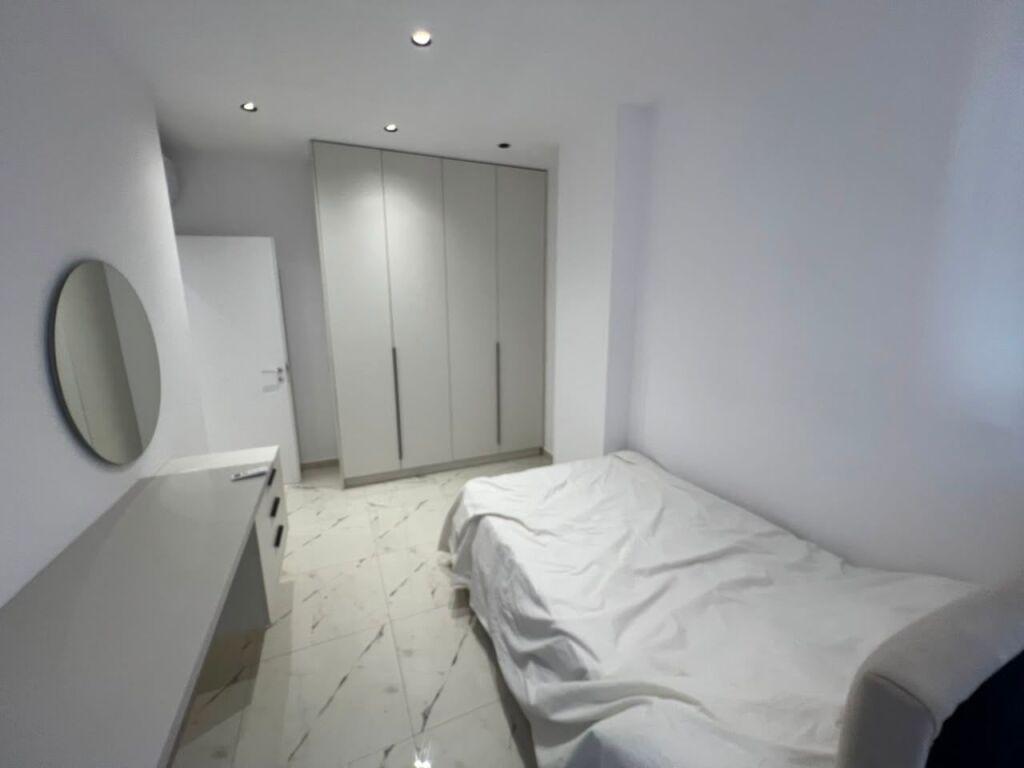 🏡 Jepet me qira apartament 2+1+2 + post parkimi  📍 Kompleksi Aura💰 Çmimi: 80.000 Lekë/muaj
