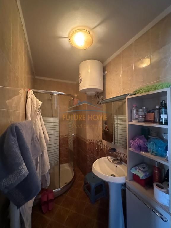 Shitet, Apartament 3+1+2+Verande, Ali Demi, Tirane