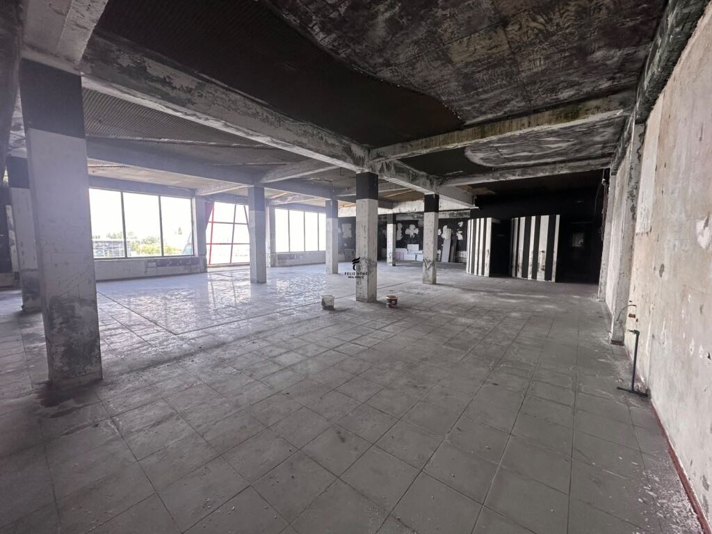 LOCALE COMMERCIALE IN AFFITTO 400M2 AUTOSTRADA TIRANA - DURRES 1.200 EURO FH-82558