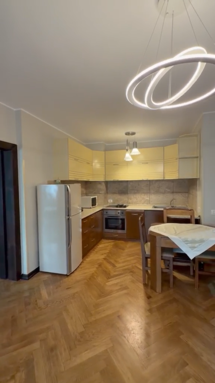 Apartamwnt 1+1+ post parkimi per qera Pazari i Ri !
