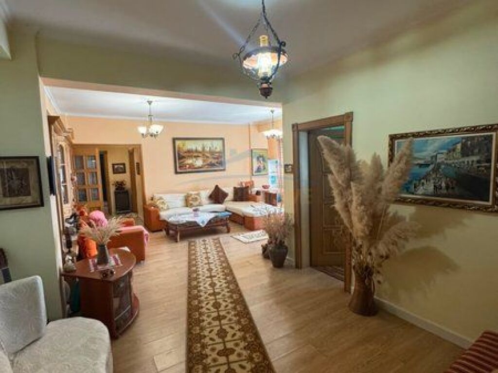 Shitet, Apartament 2+1, Ish-Nisharaku, Bulevardi Gjergj Fishta
