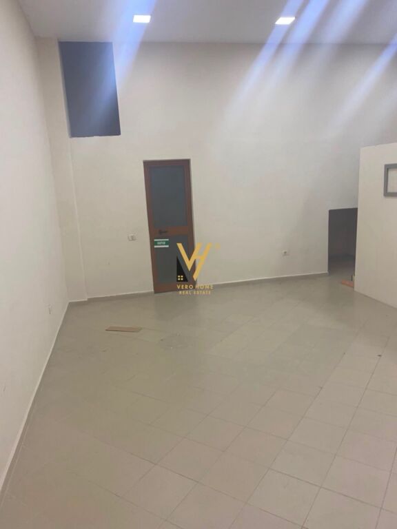 SHOP FOR RENT 50 M2 IN YZBERISHT 35,000 LEKE