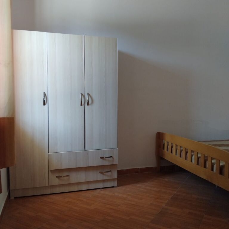 Apartament 1+1 me qira – prane spitalit amerikan 2 , cmimi - 300€ !