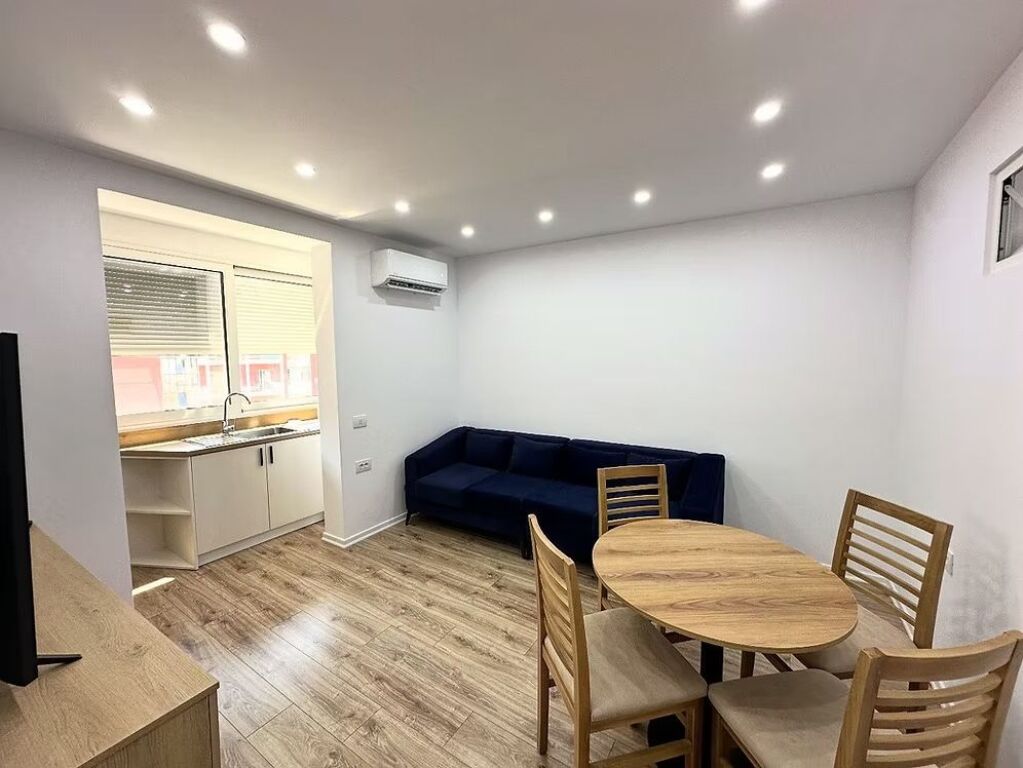 Apartament 1+1 Per Qira Tek Petro Nini.