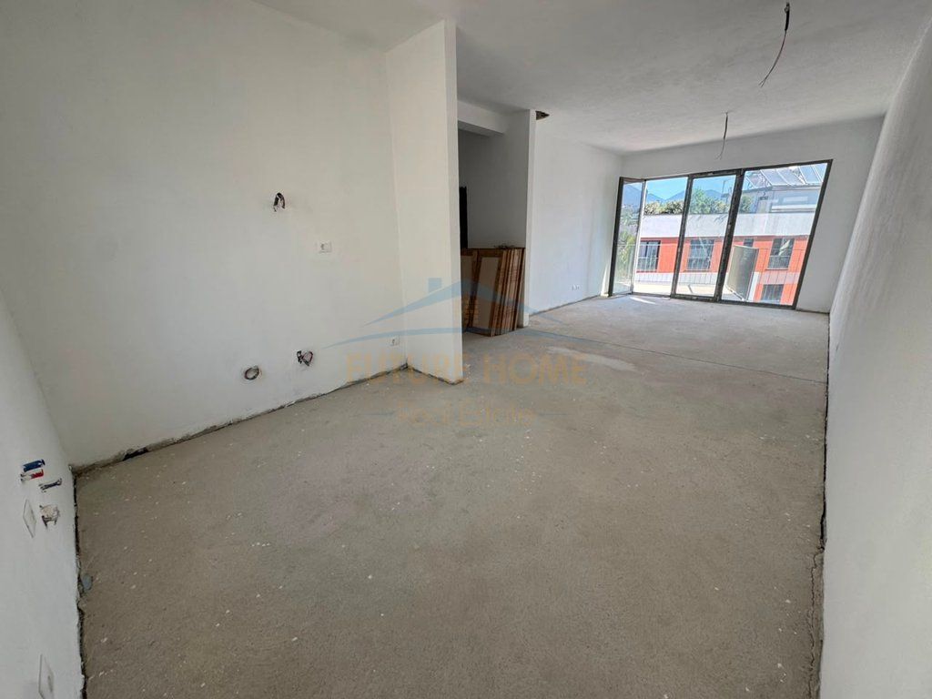 Shitet, Apartament 2+1+2+Post Parkimi, Green Valley, Liqeni I Thate.