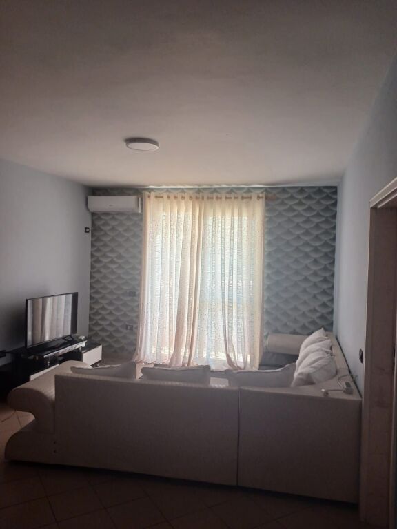 Appartamento 1+1+1 con Balcone in Affitto