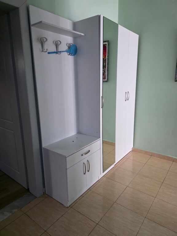 Jepet me Qera Apartament 2+1 – Ish Tregu Elektrik Tiranë