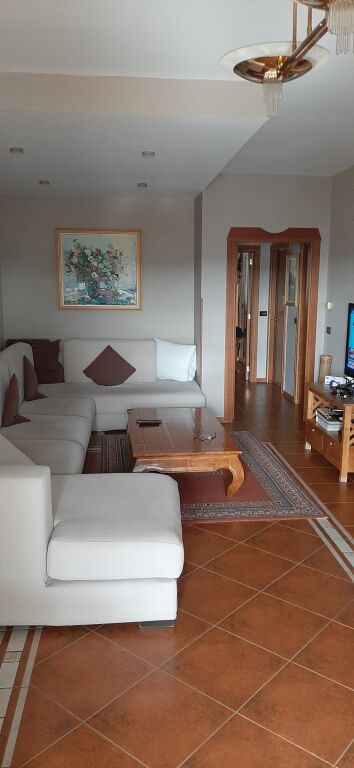 🏠Shitet apartament 2+1, Rruga Fortuzi