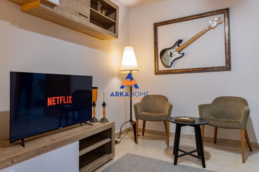 JEPET ME QERA APARTAMENT 1+1+2 BALLKONE " MINE PEZA" 700 EURO