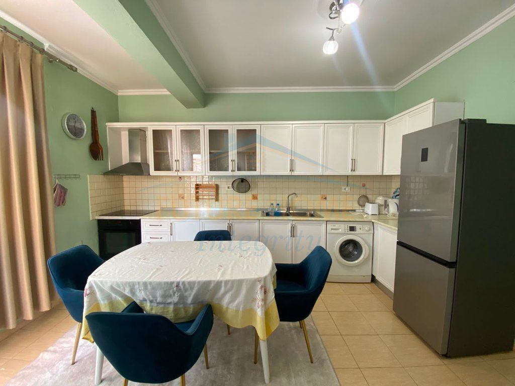 Affitto, Appartamento 2+1, Ex Mercato Elettrico, Tirana.  65.000 Lek