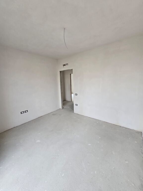 🏡 SHITET APARTAMENT 3+1+2 – RRUGA JORDAN MISJA ✨