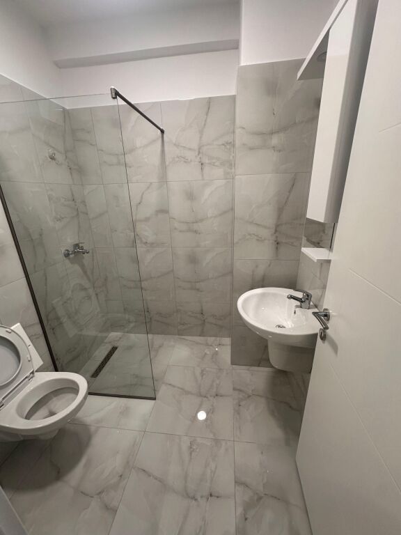 Affitto | Apartament 2 + 1 | Rruga Dritan Hoxha | 1000 €/mese