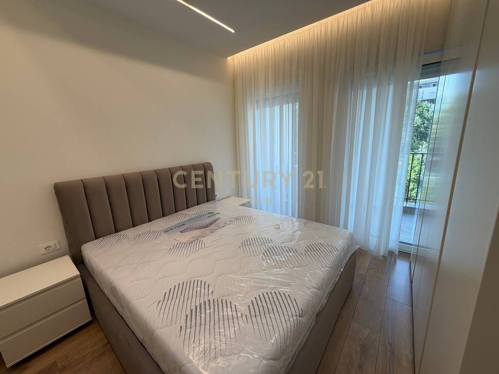 Apartament 2+1 me Qira – Rruga e Barrikadave