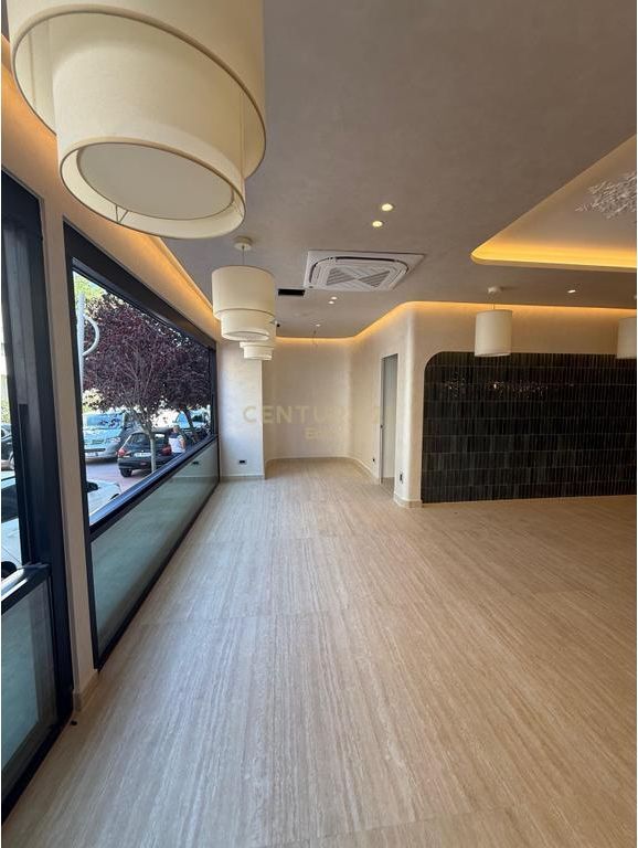 Locale Commerciale in Affitto – Opportunità Ideale vicino a " Grand Blue Fafa " - 25.000 € / Anno !