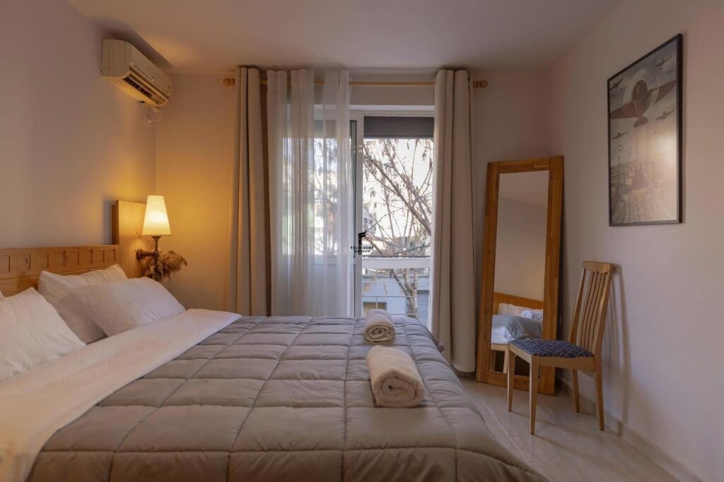 APARTAMENT ME QERA 1+1 QENDER 700 EURO FH-82660