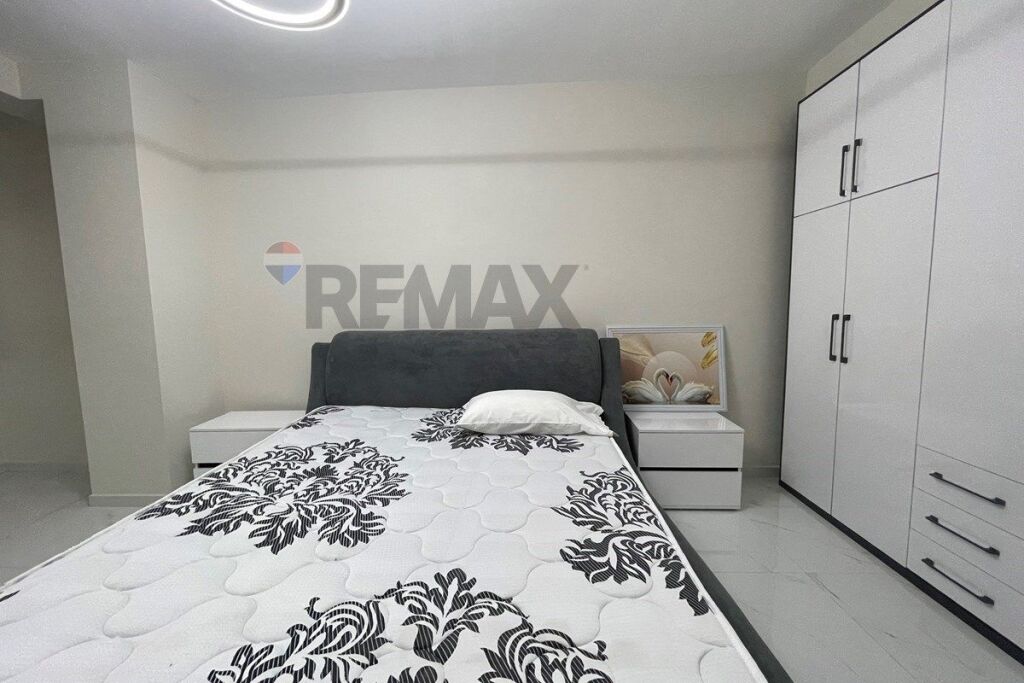 Apartament 1+1 + parkim ,tek Prokuroria e Tiranes
