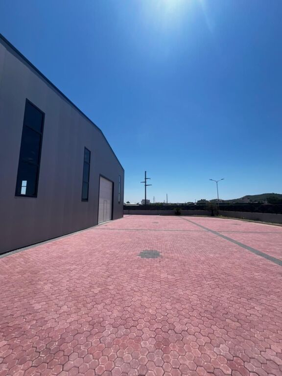 CAPANNONE IN AFFITTO VICINO AL NUOVO PORTO DI DURAZZO