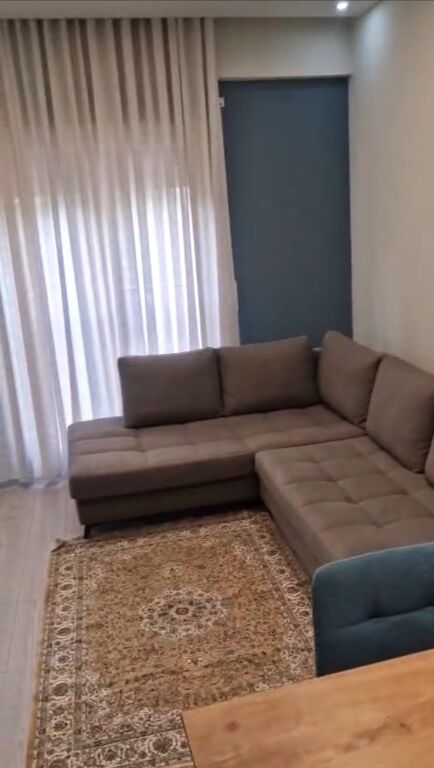 🏢Rruga e Barrikadave,prane Hotel Areela jepet me qera apartament1+1,i mobiluar 65,000Leke