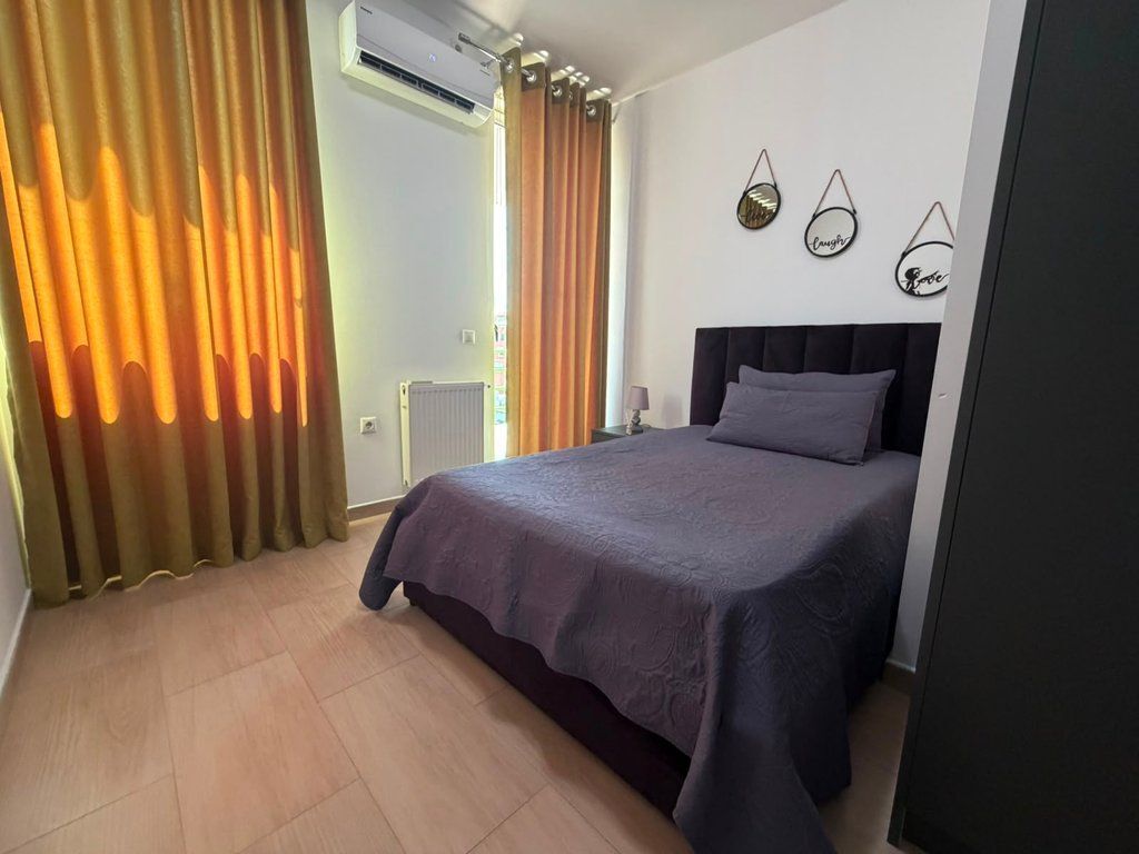 Blocco Ambasciate, affittiamo duplex 3+1+3 con veranda 1.400 € /Mese