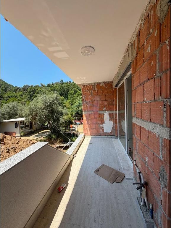 For sale, Apartment 1+1, Dry Lake, Tirana.