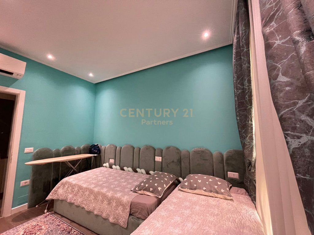 Shiten 2 apartamente tek Square 21- Mundesi kthimi ne Duplex