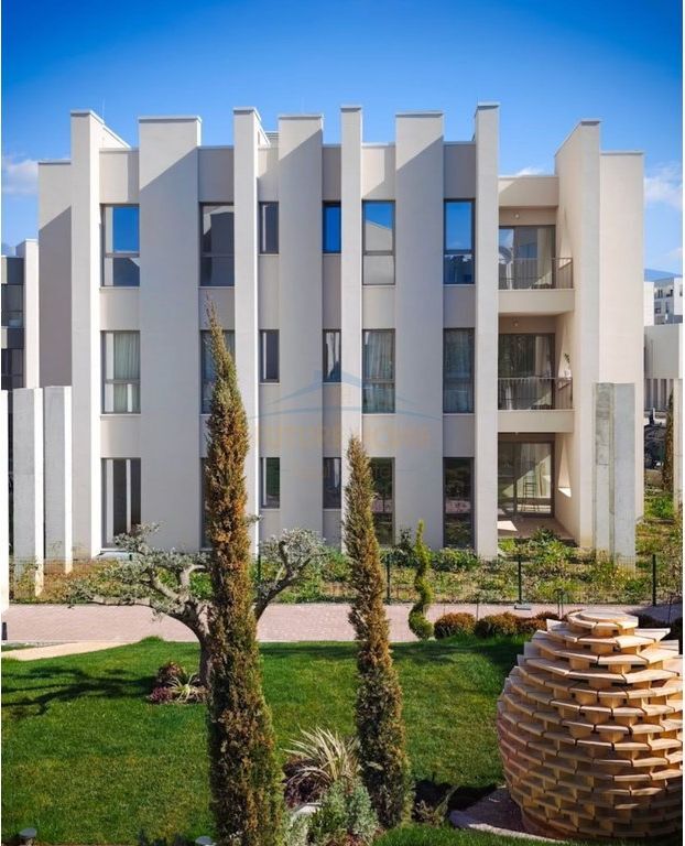 Shitet, Apartament 2+1+2+Post Parkimi, Green Valley, Liqeni I Thate. Empire71565