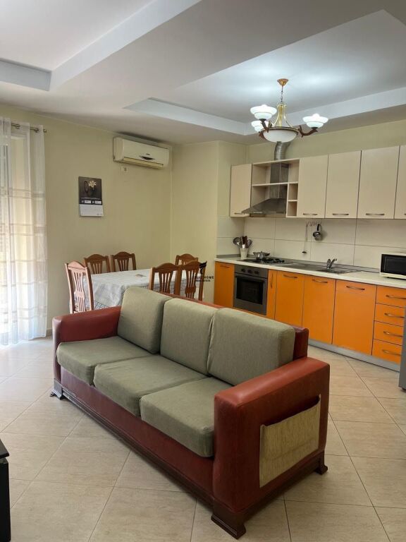 APARTAMENT ME QERA 2+1 PAZARI RI 70.000 LEKE FH-82713