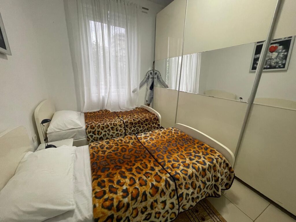Bllok/Kafe Roma, Shitet apartament 1+1 me Hipoteke.