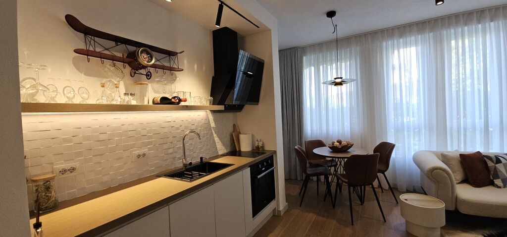 Shitet apartament Elitar 1+1 në Tushemisht, Pogradec
