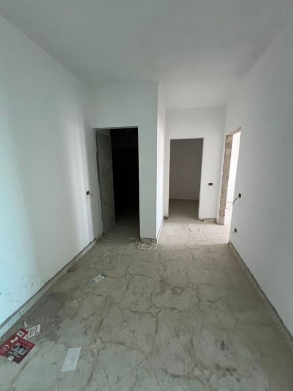 Shitet Apartament 1+1 tek Pallati 27-Katësh, Vollga – Durrës