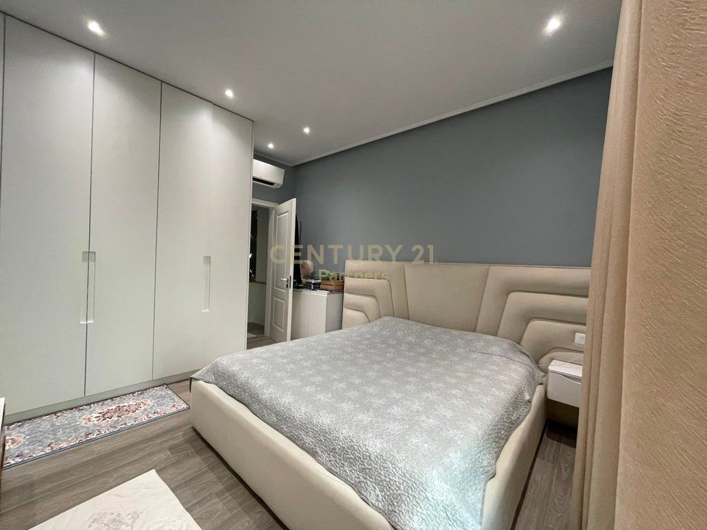 Shiten 2 apartamente tek Square 21- Mundesi kthimi ne Duplex