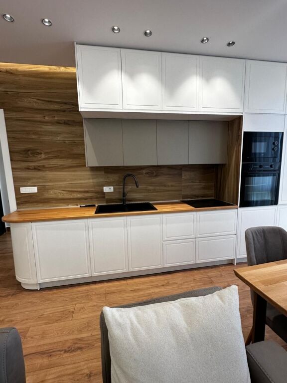Apartment 1+1 for rent at Bulevardi i Ri, at the end